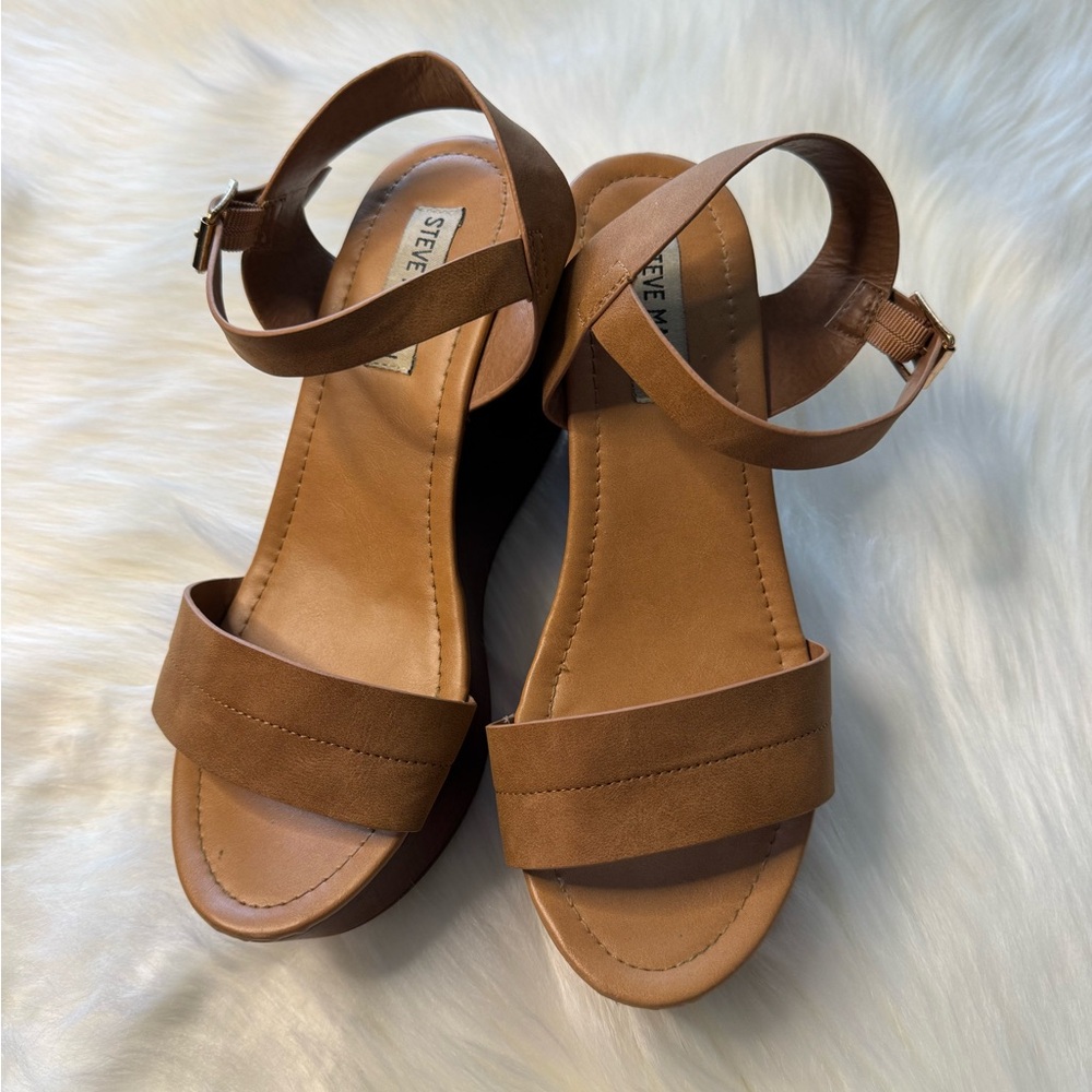 Steve Madden Tan Sandals with Adjustable Straps - Picture 6 of 6